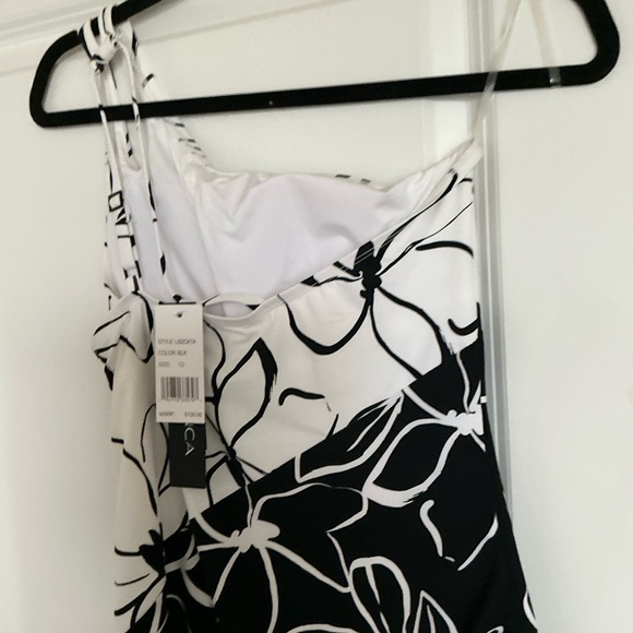La Blanca Black and White One Piece Swimsuit - Picture 4 of 11